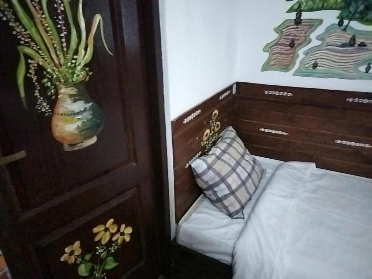 Casa Piscul Lupului Villa Pucioasa ภายนอก รูปภาพ