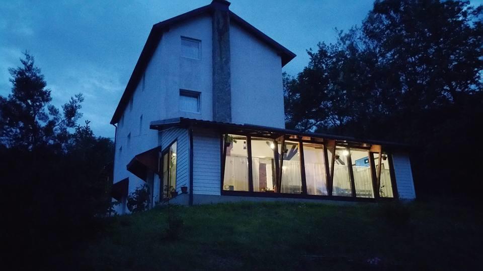 Casa Piscul Lupului Villa Pucioasa ภายนอก รูปภาพ