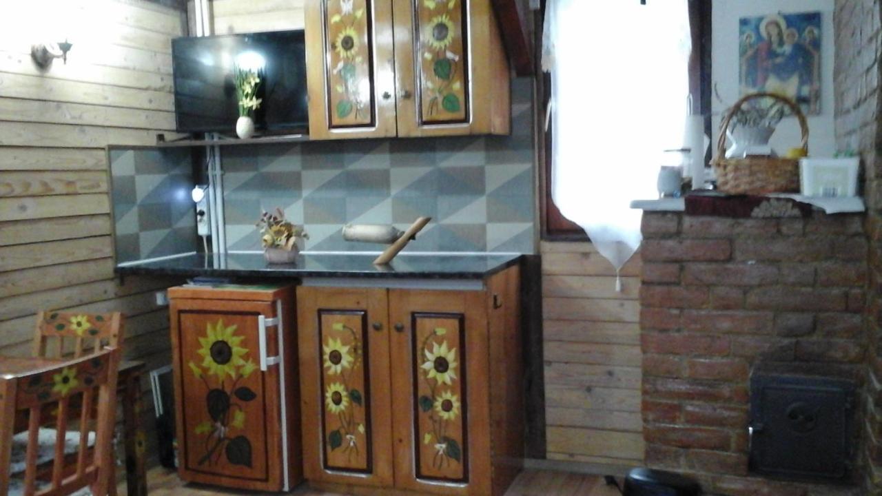 Casa Piscul Lupului Villa Pucioasa ภายนอก รูปภาพ